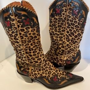 DONALD J PLINER LEATHER BOOTS SIZE 9